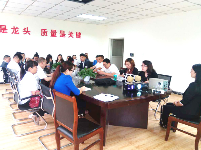 優(yōu)佰特廚房設(shè)備公司員工培訓(xùn)會(huì)現(xiàn)場圖片