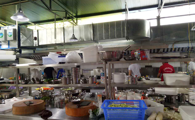 酒店廚房工程現(xiàn)場(chǎng)安裝圖片2