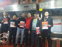 四川優(yōu)佰特廚房設(shè)備公司廣州25屆廚房設(shè)備展獲得圓滿成功，第九代廚房油煙凈化一體機(jī)現(xiàn)場獲得不少訂單!